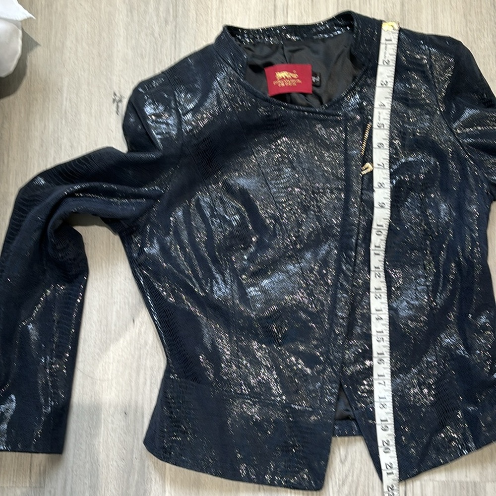 Jacket - Picture 8 of 10